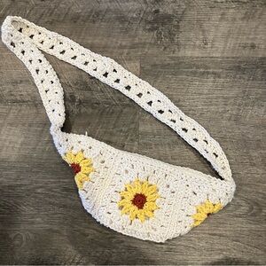 Crochet Sunflower Patterned Belt Bag